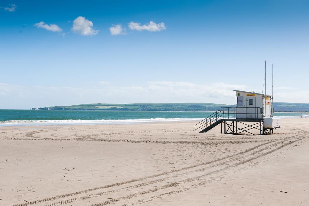 The Canford Poole Bagian luar foto